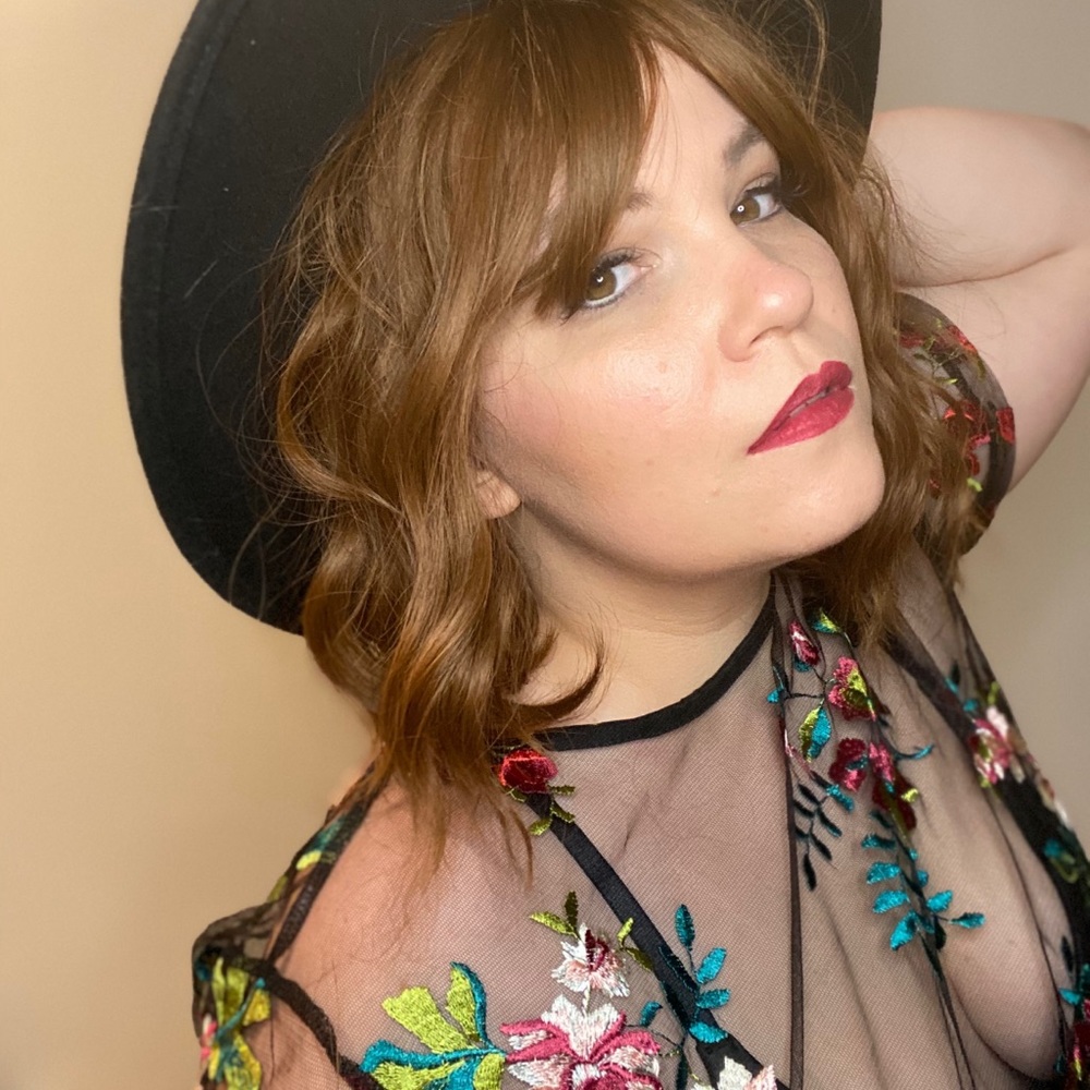 Meet your Posher, Nicole!